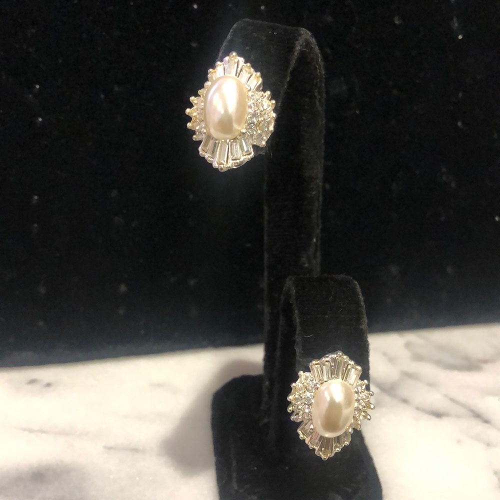 Stunning Vintage White Pearl with Baguettes Clip On Earrings-Boutique.